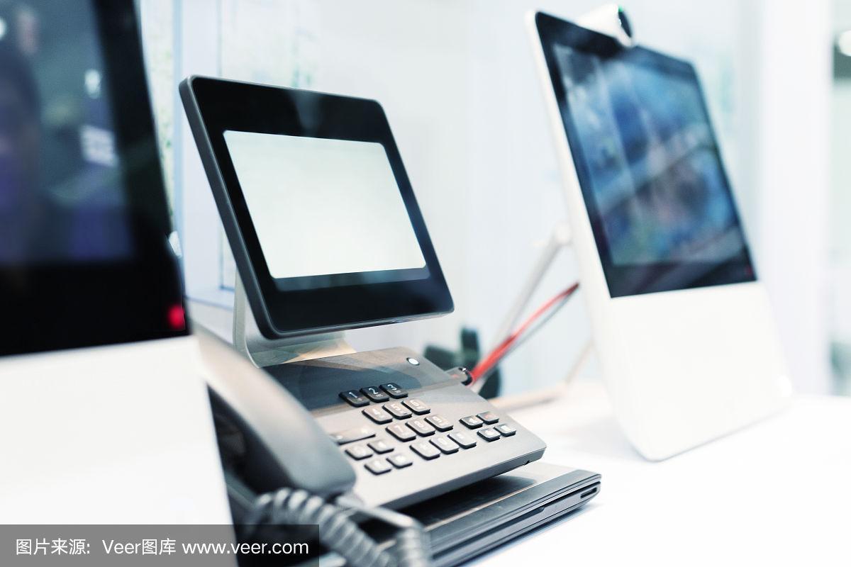 光影对话 可视电话在展览中的叙事革命